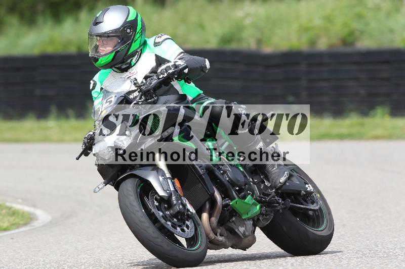 Archiv-2025/10 23.04.2025 Cornu Master School ADR/rot-rouge/31